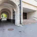 Bright Work&Study Studio With Rest Area